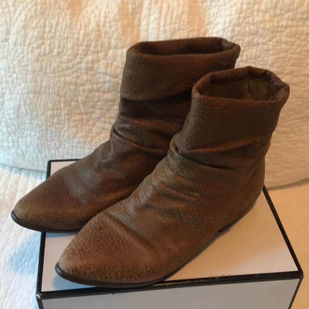 Bootalinos soft pebbled brown leather booties
